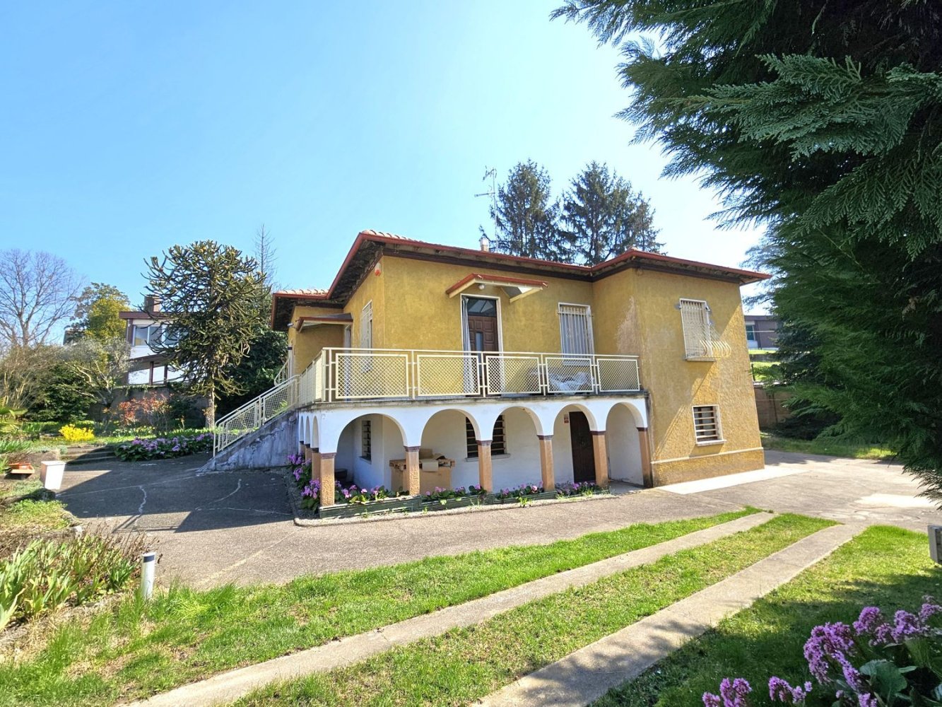 4 rooms Villa in Legnano, Italy No. 273868