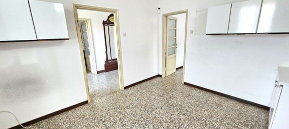 4 rooms Villa in Legnano, Italy No. 273868 6