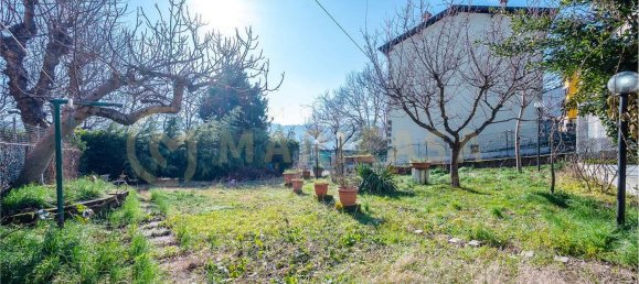 6 rooms House in Serramazzoni, Italy No. 23764 6
