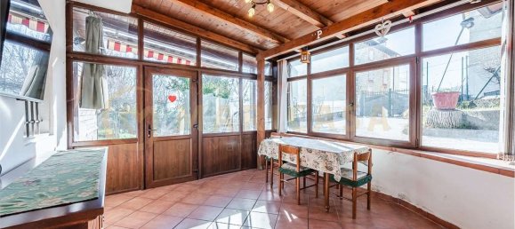 6 rooms House in Serramazzoni, Italy No. 23764 66