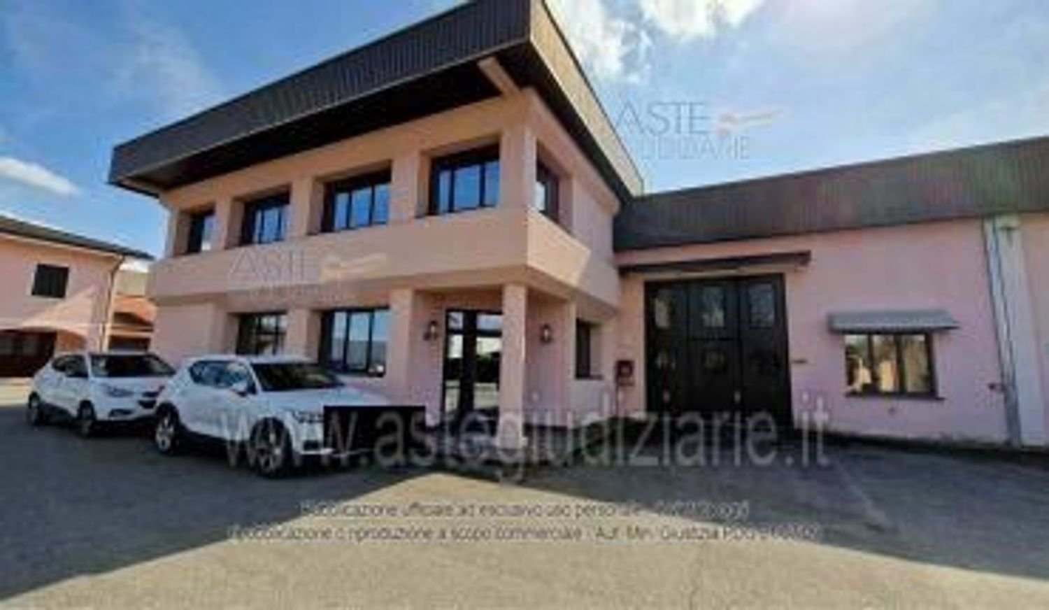 1800m² Commercial property in Viadana, Italy No. 364360