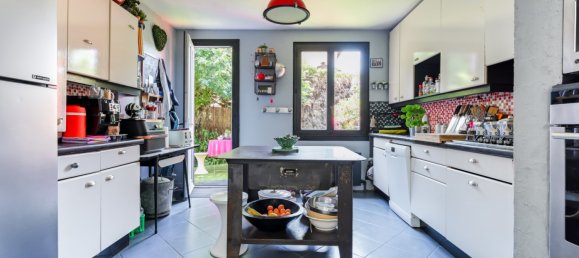 4 bedrooms House in Rhone, France No. 295472 6