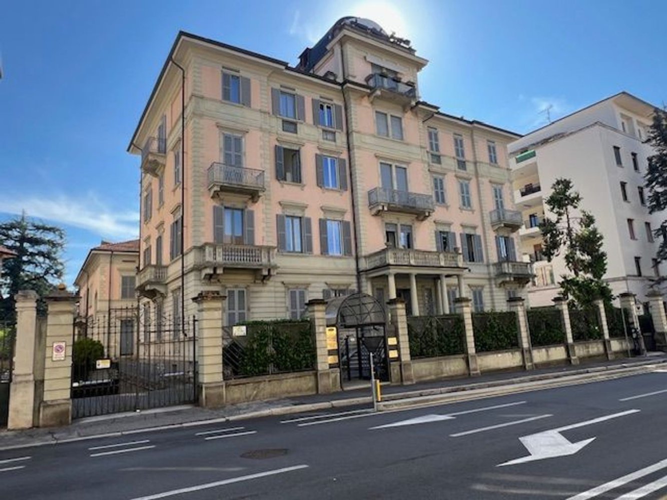 Офис 220м² в Варесе, Италия № 364878