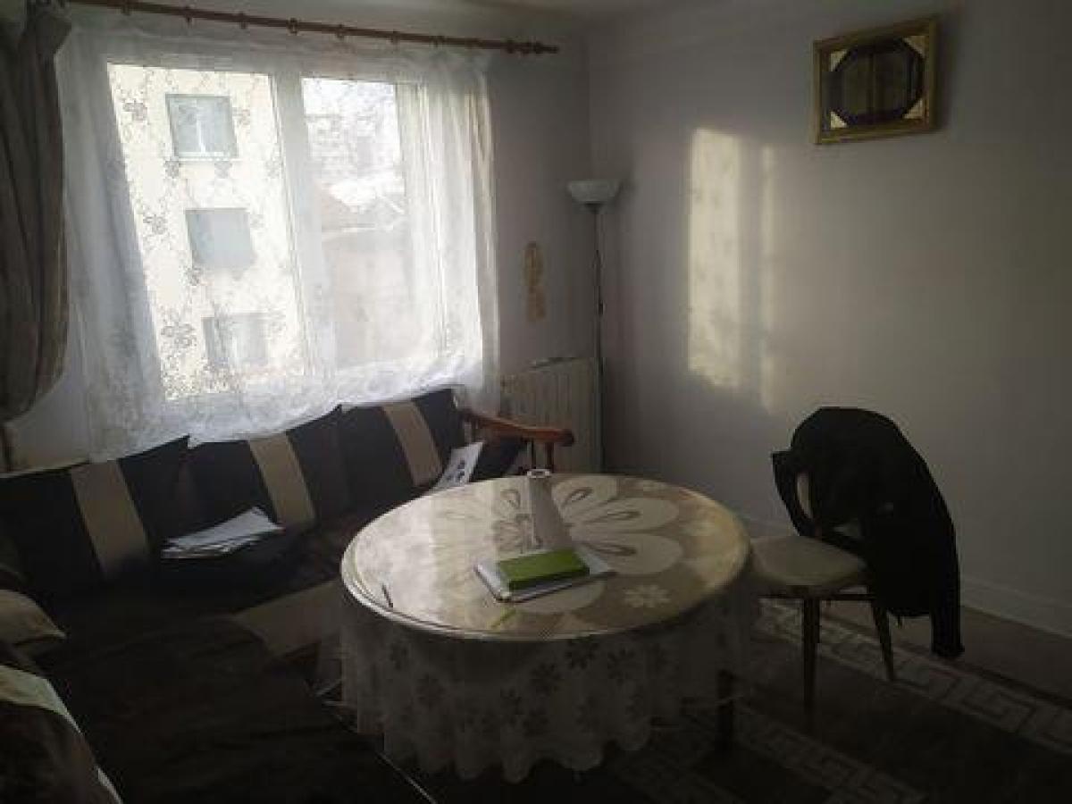 2 bedrooms Condo in Aubervilliers, France No. 30198