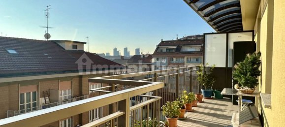 3 bedrooms Apartment in Turin, Italy No. 153799 3