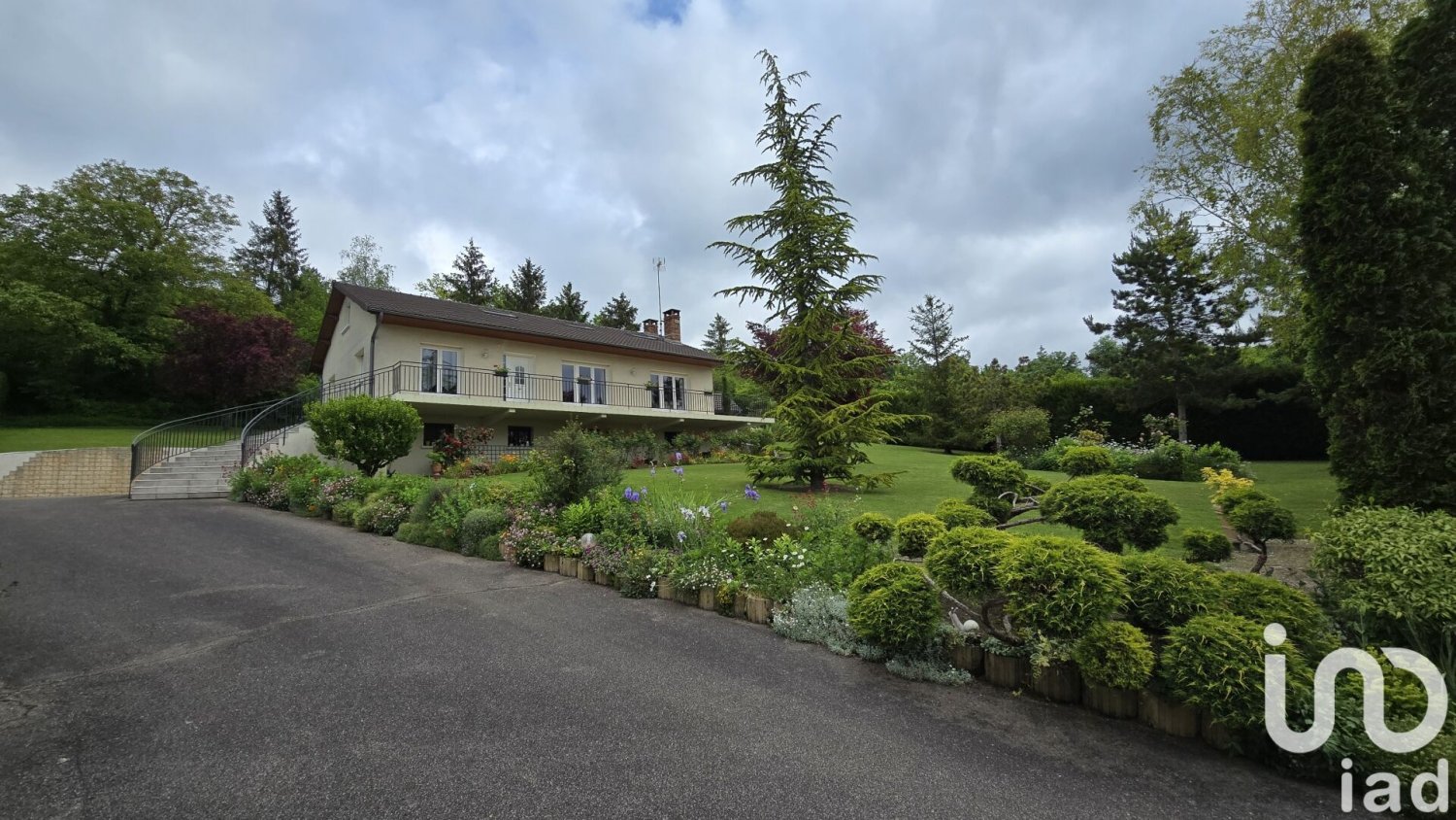 Дом с 8 комнатами в Марн, Франция № 327596