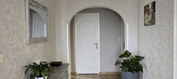 Дом с 8 комнатами в Марн, Франция № 327596 4