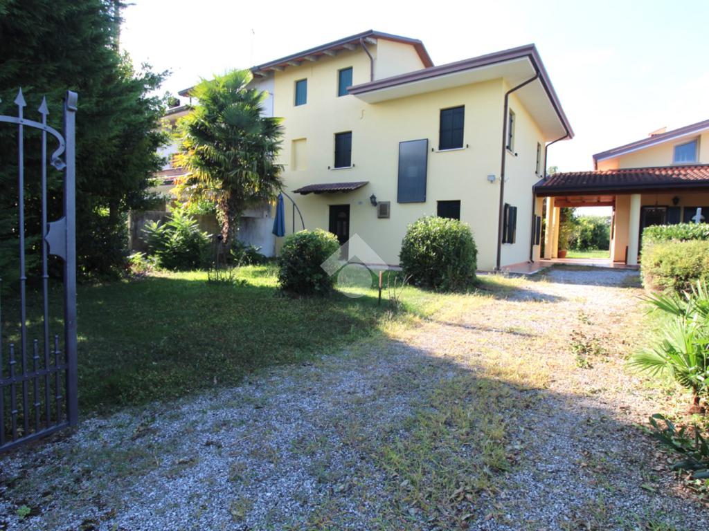 5 bedrooms Villa in San Michele al Tagliamento, Italy No. 257627
