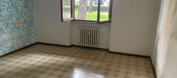 4 rooms Apartment in Perugia, Italy No. 4774 45