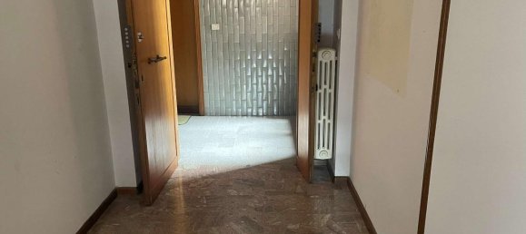 4 rooms Apartment in Perugia, Italy No. 4774 19