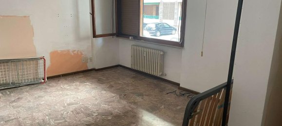 4 rooms Apartment in Perugia, Italy No. 4774 15