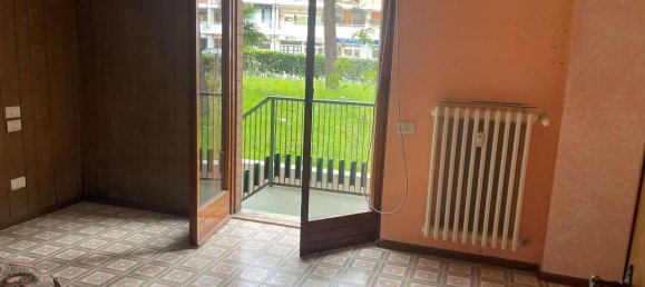 4 rooms Apartment in Perugia, Italy No. 4774 36