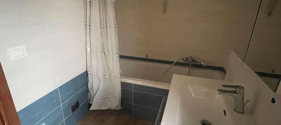 4 rooms Apartment in Perugia, Italy No. 4774 30