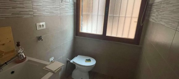 4 rooms Apartment in Perugia, Italy No. 4774 23