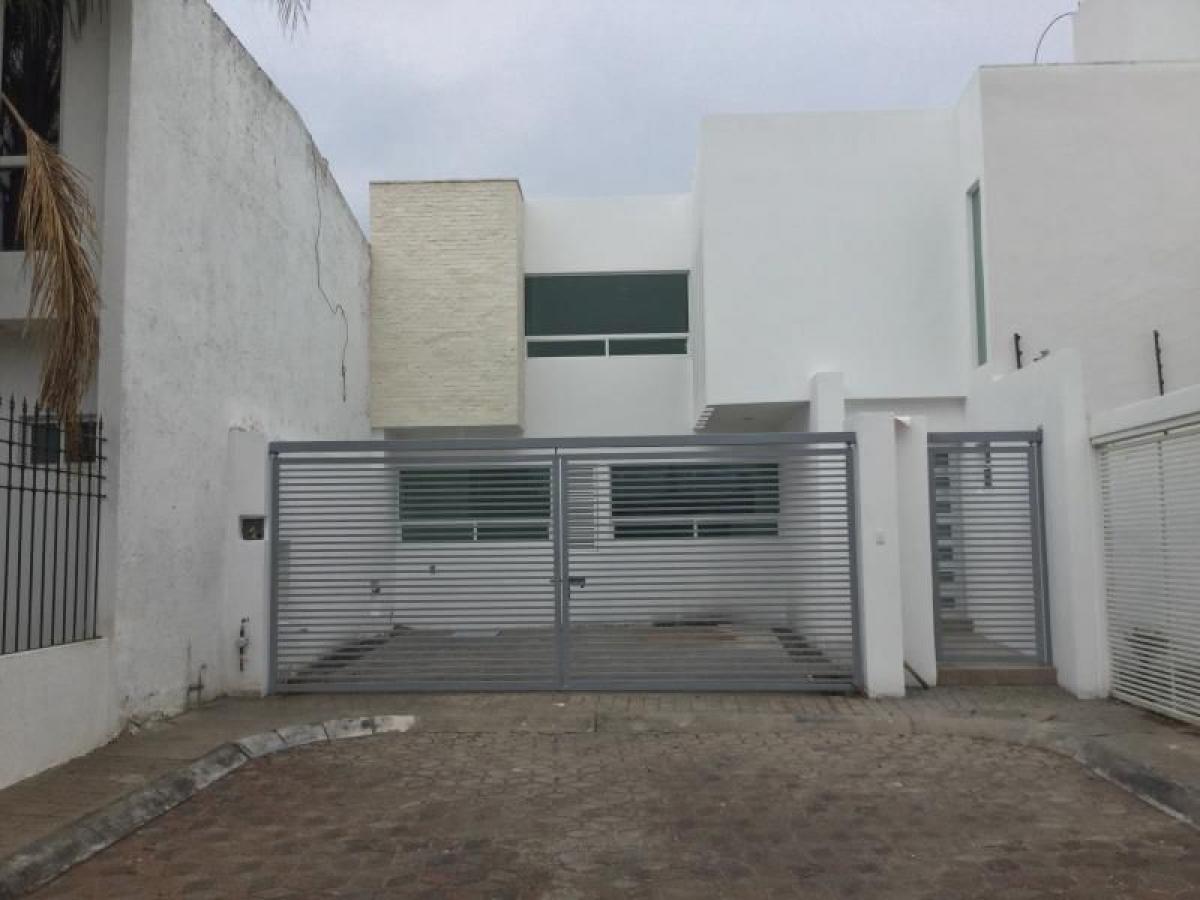 3 bedrooms House in Queretaro, Mexico No. 184426