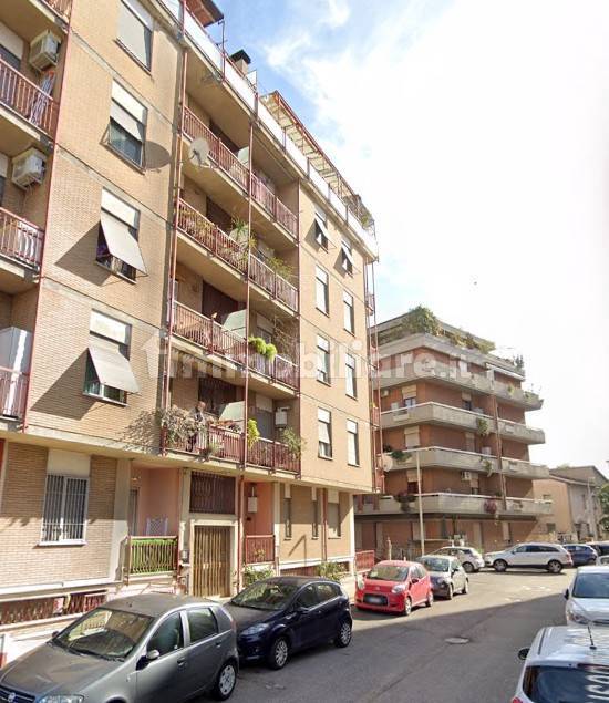 3 bedrooms Apartment in Terni, Italy No. 206285