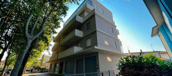 Квартира с 2 спальнями в Чезенатико, Италия № 292996 3