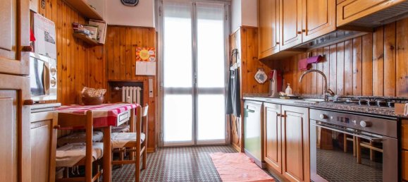 2 bedrooms Apartment in Arese, Italy No. 61466 3