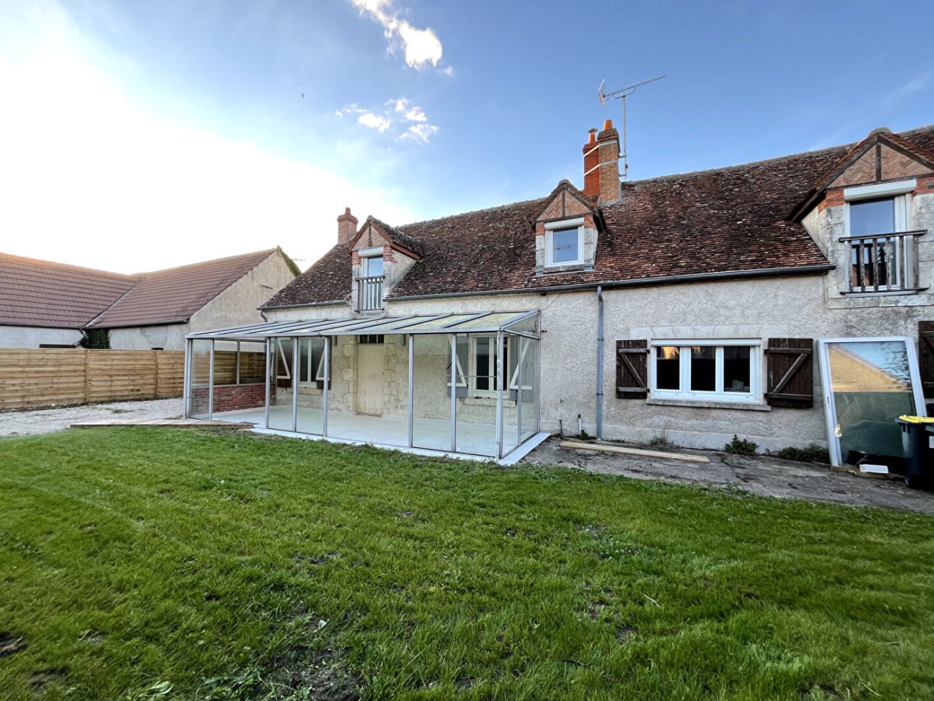 Casa de 3 dormitorios en Chaingy, France No. 56112