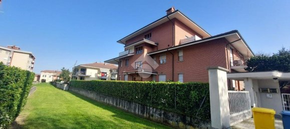 Квартира с 3 спальнями в Кастелламонте, Италия № 63780 28