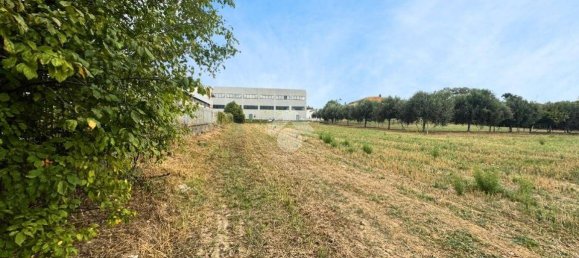 2704m² Land in Giulianova, Italy No. 343606 2