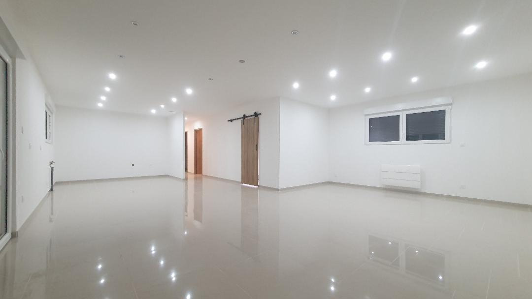 3 bedrooms House in Hergnies, France No. 71508