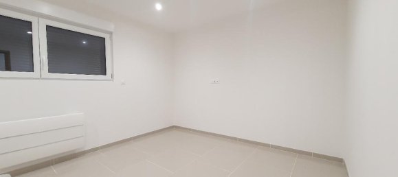 3 bedrooms House in Hergnies, France No. 71508 10