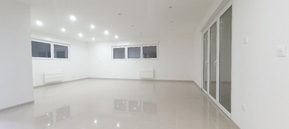 3 bedrooms House in Hergnies, France No. 71508 2