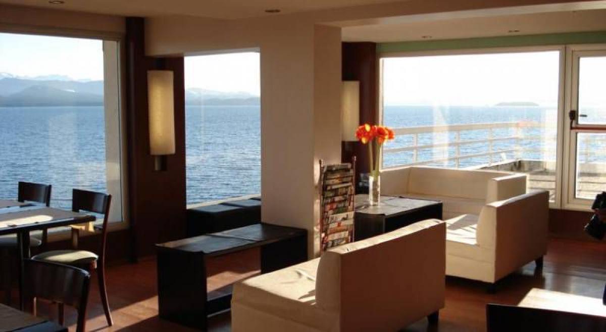 1751m² Building in San Carlos de Bariloche, Argentina No. 105988