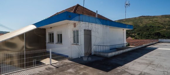 8 bedrooms House in Bucelas, Portugal No. 180641 23