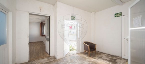 8 bedrooms House in Bucelas, Portugal No. 180641 13