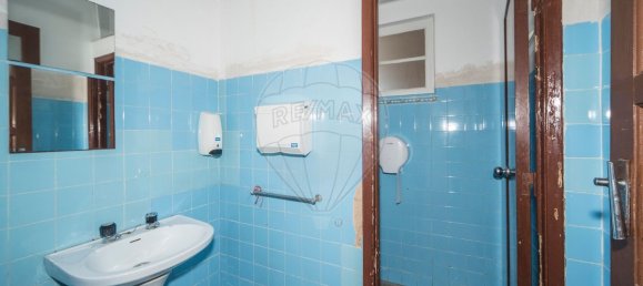 8 bedrooms House in Bucelas, Portugal No. 180641 12