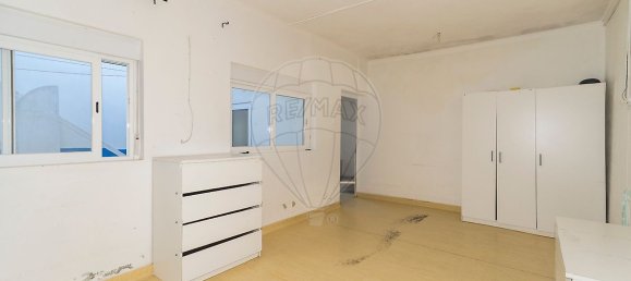 8 bedrooms House in Bucelas, Portugal No. 180641 14