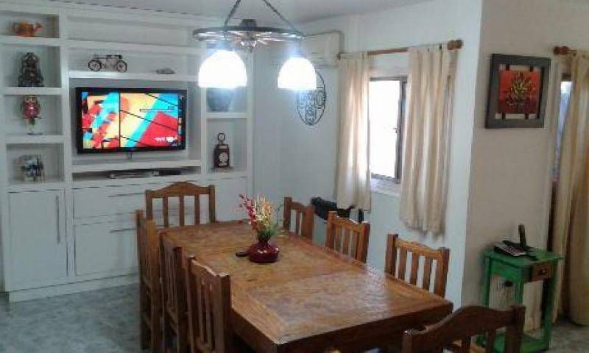 Apartamento de 3 dormitorios en Tigre, Argentina No. 5926