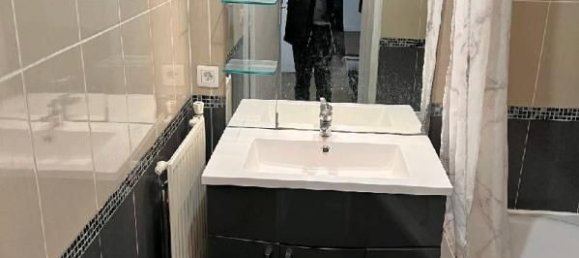 1 bedroom Apartment in Bondy, France No. 180395 19