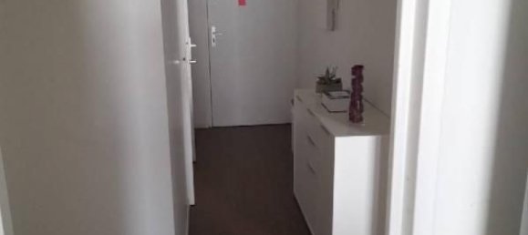 1 bedroom Apartment in Bondy, France No. 180395 3