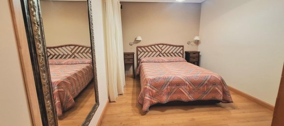 1 bedroom Apartment in Zaragoza, Spain No. 164418 2