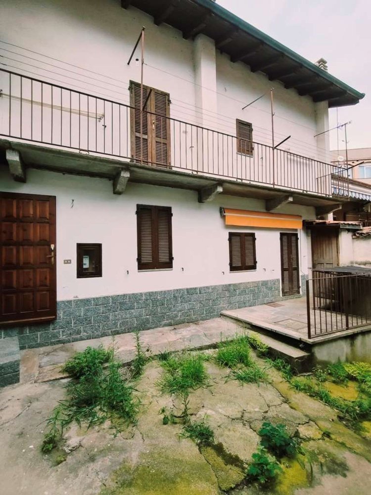3غرفة منزل في Casale Corte Cerro, Italy رقم 213538