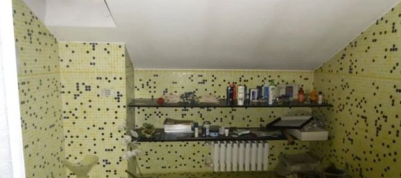 5-Zimmer Doppelhaus in Varedo, Italy, Nr. 209999 22