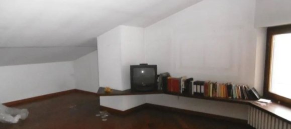 5-Zimmer Doppelhaus in Varedo, Italy, Nr. 209999 17