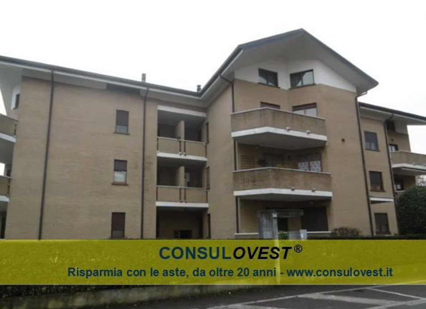 5-Zimmer Doppelhaus in Varedo, Italy, Nr. 209999