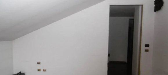 5-Zimmer Doppelhaus in Varedo, Italy, Nr. 209999 21