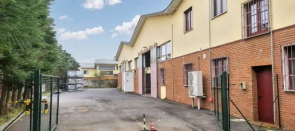 2800m² Warehouse in San Giuliano Milanese, Italy No. 61481 6