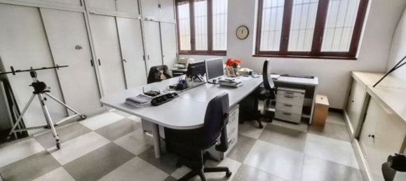 2800m² Warehouse in San Giuliano Milanese, Italy No. 61481 11