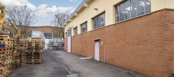 2800m² Warehouse in San Giuliano Milanese, Italy No. 61481 7
