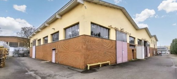 2800m² Warehouse in San Giuliano Milanese, Italy No. 61481 17