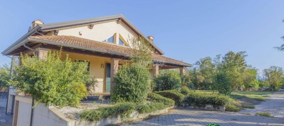 5 rooms Villa in Piacenza, Italy No. 71555 2