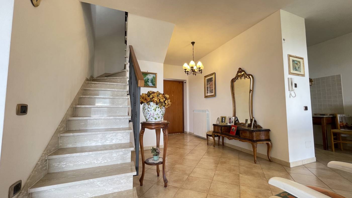 5 rooms Villa in Ferentino, Italy No. 272462