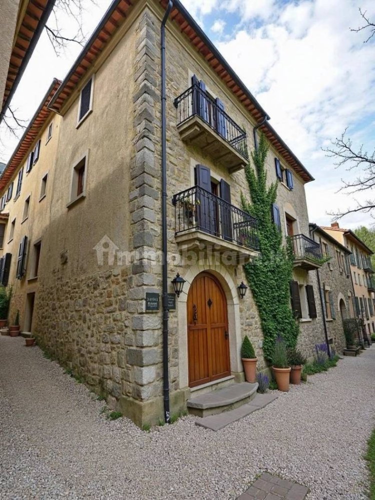 Casa de 4 dormitorios en Avezzano, Italy No. 20118