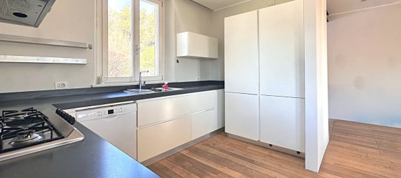 3 Schlafzimmer Villa in Varese, Italy, Nr. 84822 10